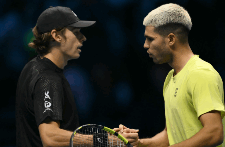 De Minaur lamenta desaire com Alcaraz: «Sinto que tive o primeiro set nas mãos…»