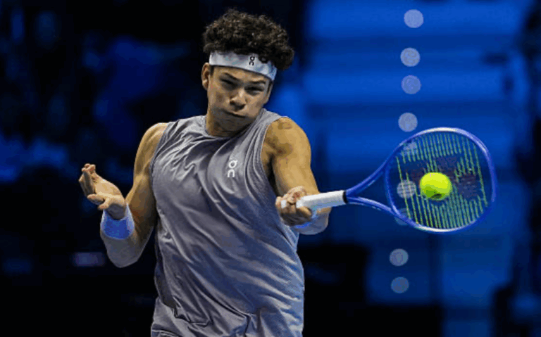 Shelton frustrado contra Zverev: «Fico com raiva por não ter fechado o segundo set»