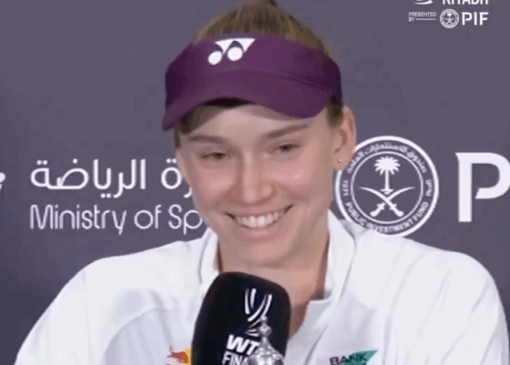 [VÍDEO] A reação de Rybakina quando soube que venceu o maior prize money do ténis feminino