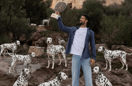 Djokovic celebrou 101.º título da carreira com… dálmatas