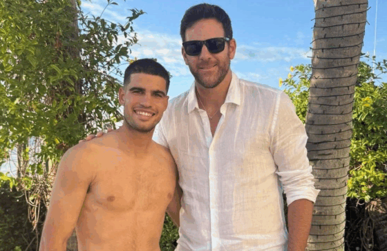 Del Potro encontra Alcaraz de férias… com novo cabelo