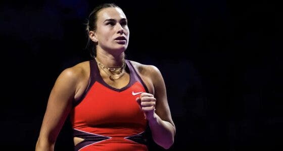 Sabalenka elimina Gauff e fecha elenco das WTA Finals em Riade