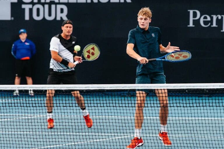 Lleyton Hewitt junta-se ao filho para arrasarem no Challenger de Sydney