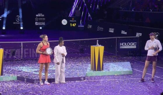 Rybakina recusou tirar uma fotografia com a CEO da WTA nas Finals