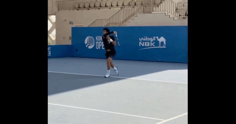 Fils regressa aos treinos quatro meses depois do seu último encontro