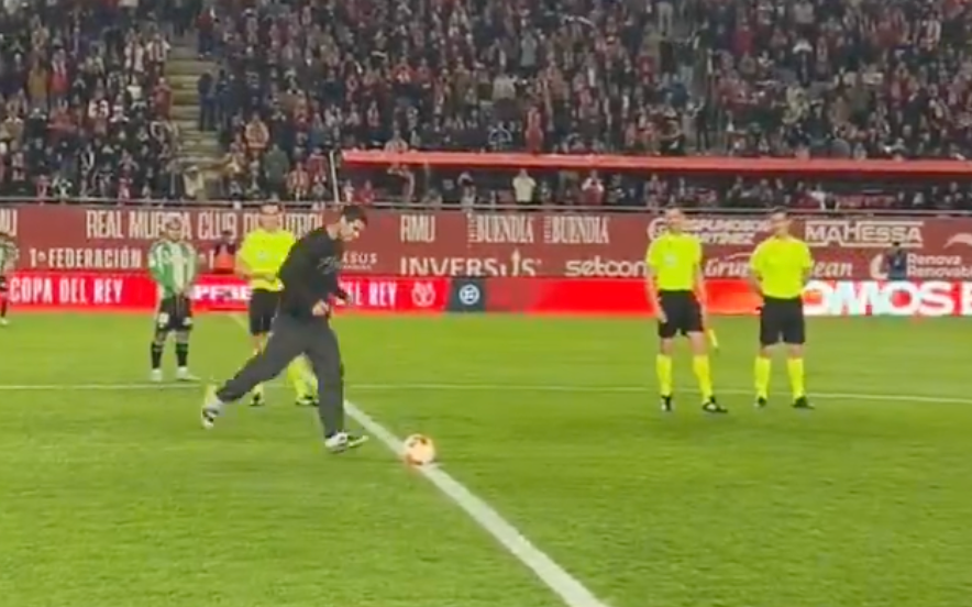 [VÍDEO] Alcaraz deu o pontapé de saída no jogo do Real Murcia