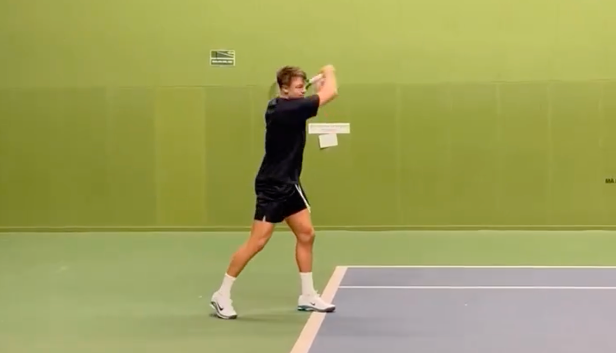 [VÍDEO] Recuperação milagrosa: Rune bate na bola dois meses depois de rotura total do Aquiles