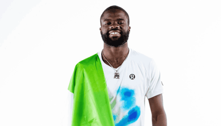 Tiafoe presta homenagem especial com equipamento no Australian Open