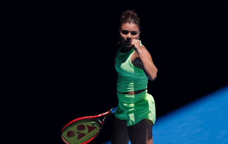 Paolini e Sakkari entram com triunfos tranquilos no Australian Open