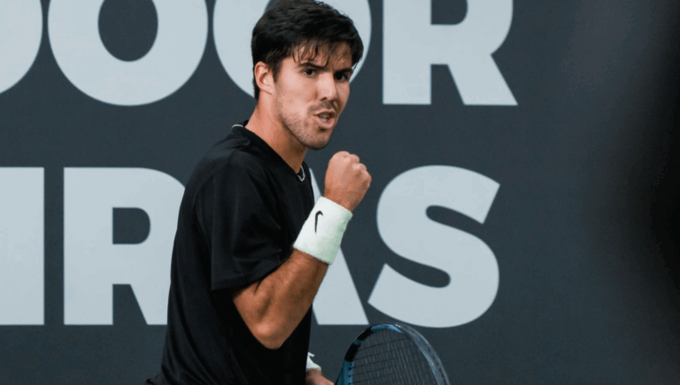 Tiago Torres alcança maior vitória da carreira e avança no Indoor Oeiras Open