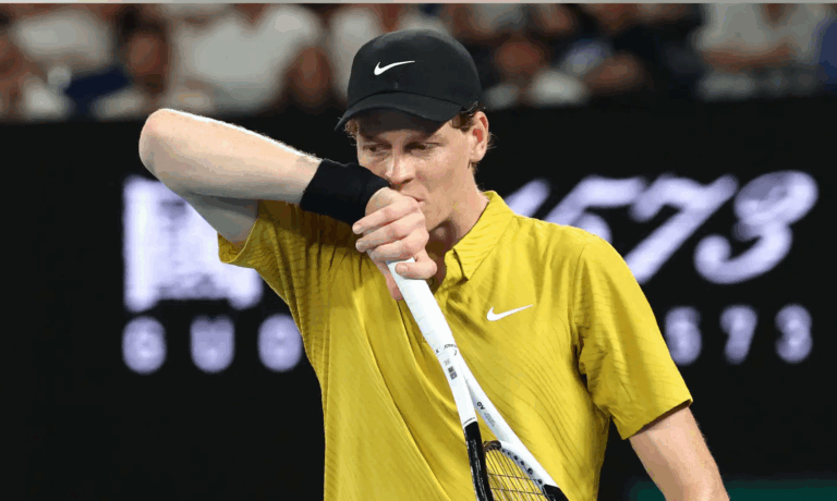 McEnroe e a paragem que beneficiou Sinner: «Teriam feito igual se fosse ao contrário?»