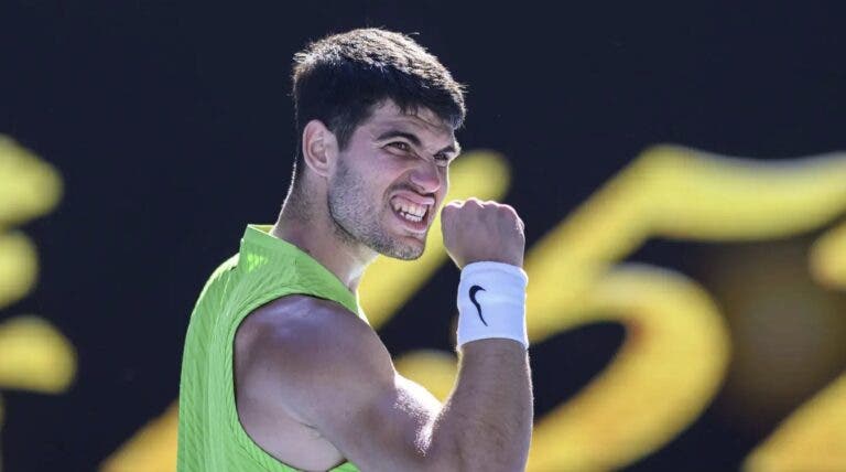 Alcaraz atropela Moutet em duelo de ‘highlights’ e avança para a segunda semana