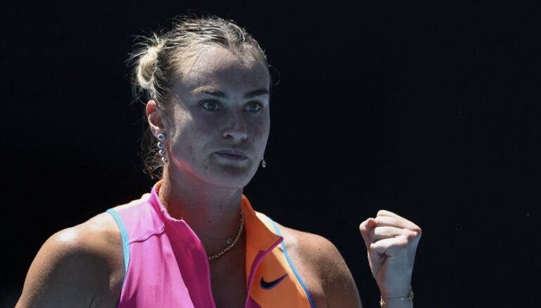 Sabalenka faz exibição absurda a caminho de mais uma meia-final no Australian Open