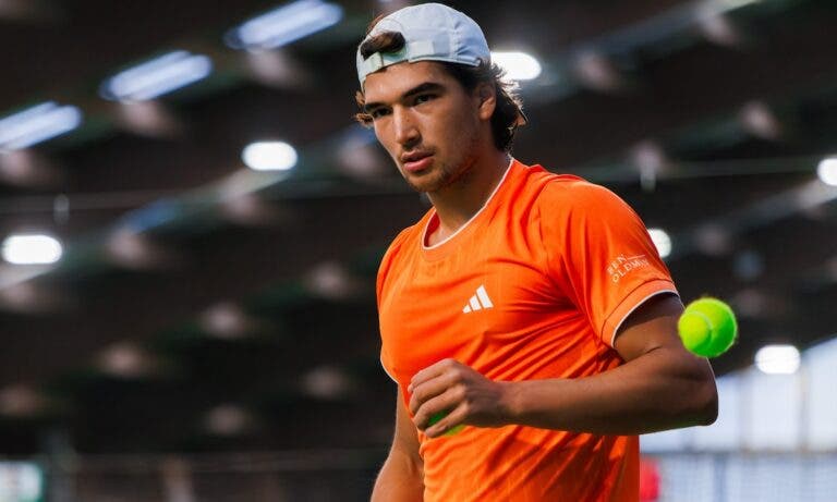 Henrique Rocha sofre reviravolta e perde no Indoor Oeiras Open 2