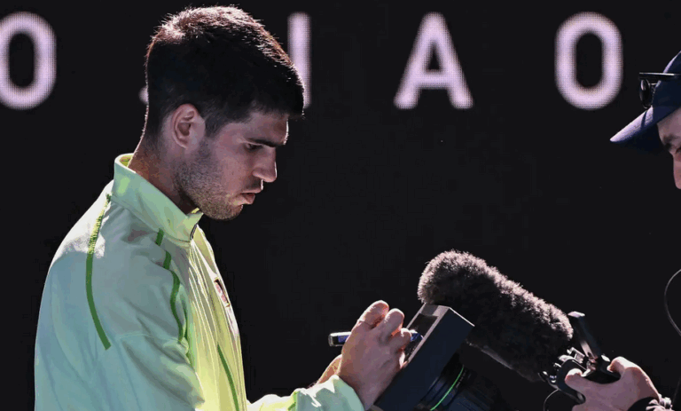 Alcaraz não esqueceu vítimas de desastres em Espanha após vencer na Austrália