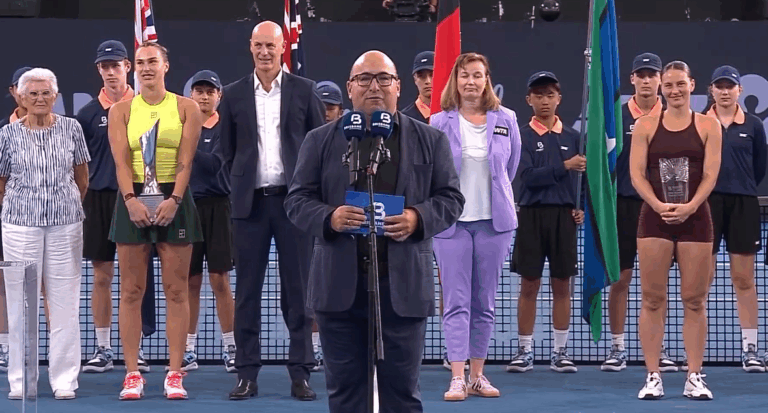 Kostyuk ignora Sabalenka após a final de Brisbane: «Jogo com uma enorme dor no coração»