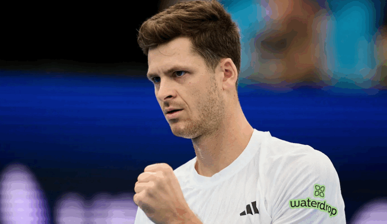 Hurkacz continua em grande e apura a Polónia para os ‘quartos’ da United Cup