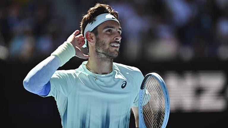 Musetti está preparado para defrontar Djokovic: «Não quero apenas jogar este encontro, quero vencê-lo»