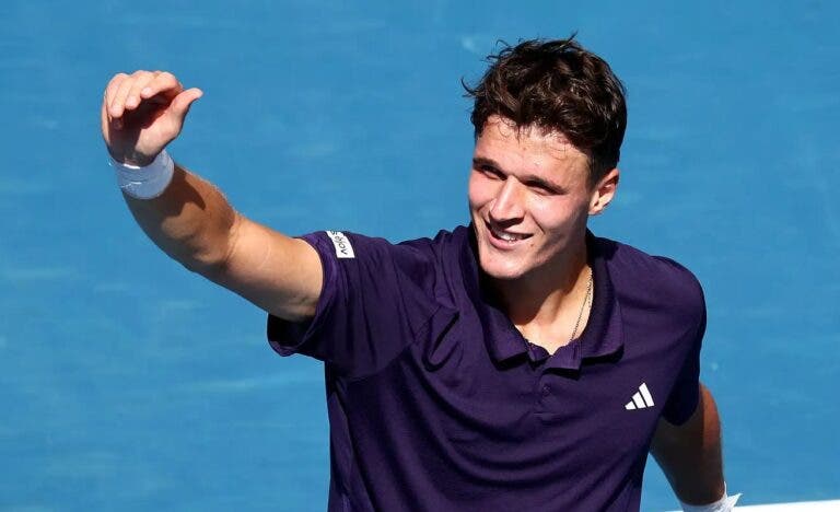 Mensik bate Baez e conquista segundo título da carreira em Auckland