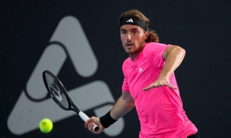 Tsitsipas confiante após derrota em Adelaide: «O meu objetivo é lutar por Grand Slams»