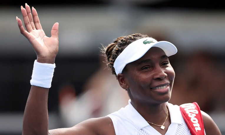 Venus Williams volta a impressionar aos 45 anos mas cai na 1.ª ronda em Auckland