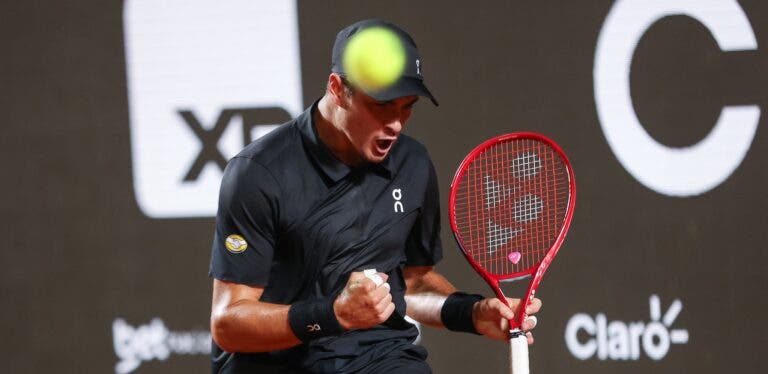 João Fonseca vence Monteiro na estreia do Rio Open e conquista primeira vitória do ano