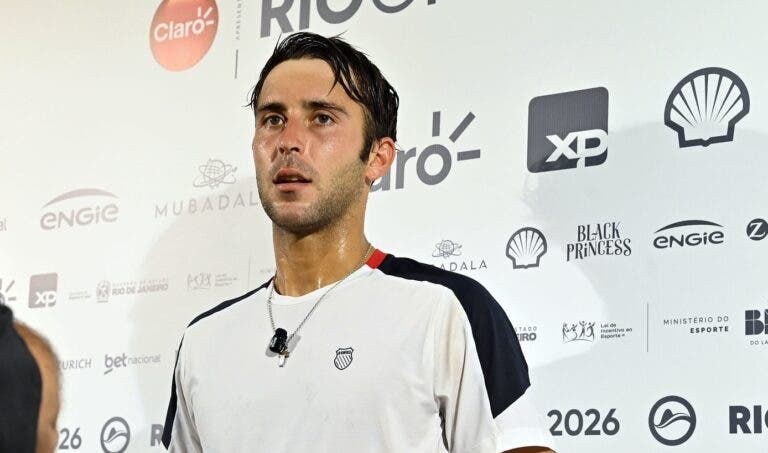 Etcheverry rendido ao serviço de Faria depois do duelo entre ambos no Rio