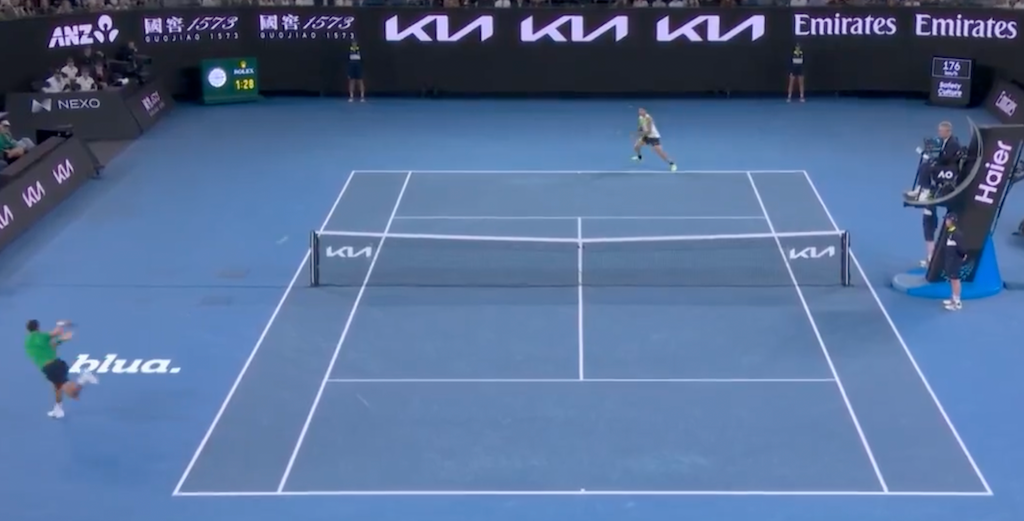 [VÍDEO] O ponto inacreditável entre Alcaraz e Djokovic que levou o público à loucura