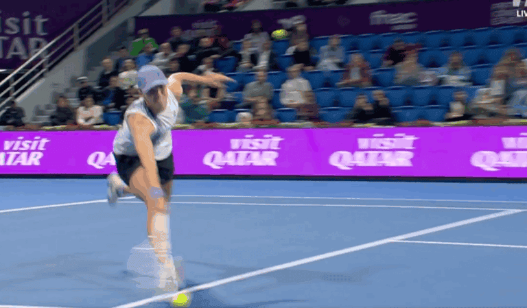 [VÍDEO] Swiatek acusada de falta de fair play após ponto polémico contra Sakkari