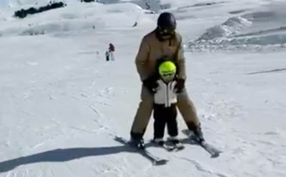 [VÍDEO] Nadal volta ao esqui 25 anos depois com companhia muito especial