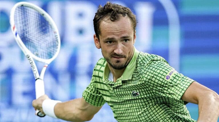Medvedev regressa à final no Dubai após uma das suas melhores exibições dos últimos anos