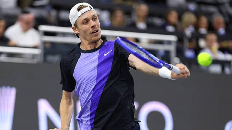Shapovalov destaca: «É cada vez mais raro encontrar jogadores com esquerda a uma mão»