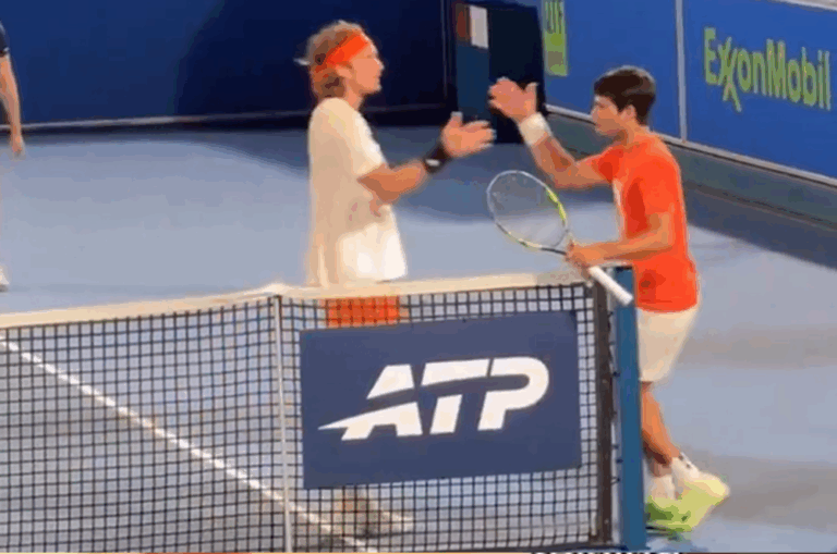 [VÍDEO] Tsitsipas mostra o outro lado e partilha vídeo de treino com Alcaraz