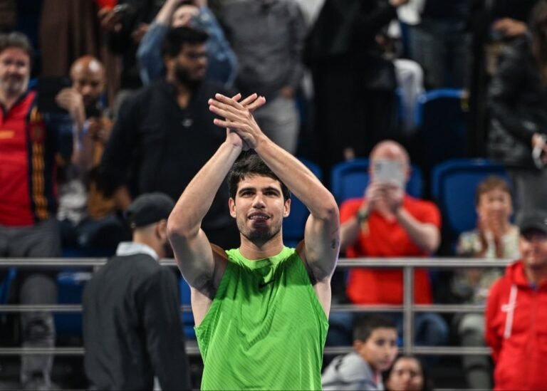 Alcaraz escapa a terceiro set e segue firme para os ‘quartos’ em Doha