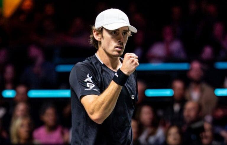 À terceira é de vez! De Minaur joga muito, despacha Aliassime e conquista o título em Roterdão