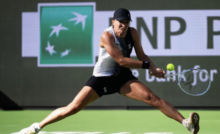 Swiatek vinga-se de Sakkari e está de regresso aos ‘oitavos’ em Indian Wells