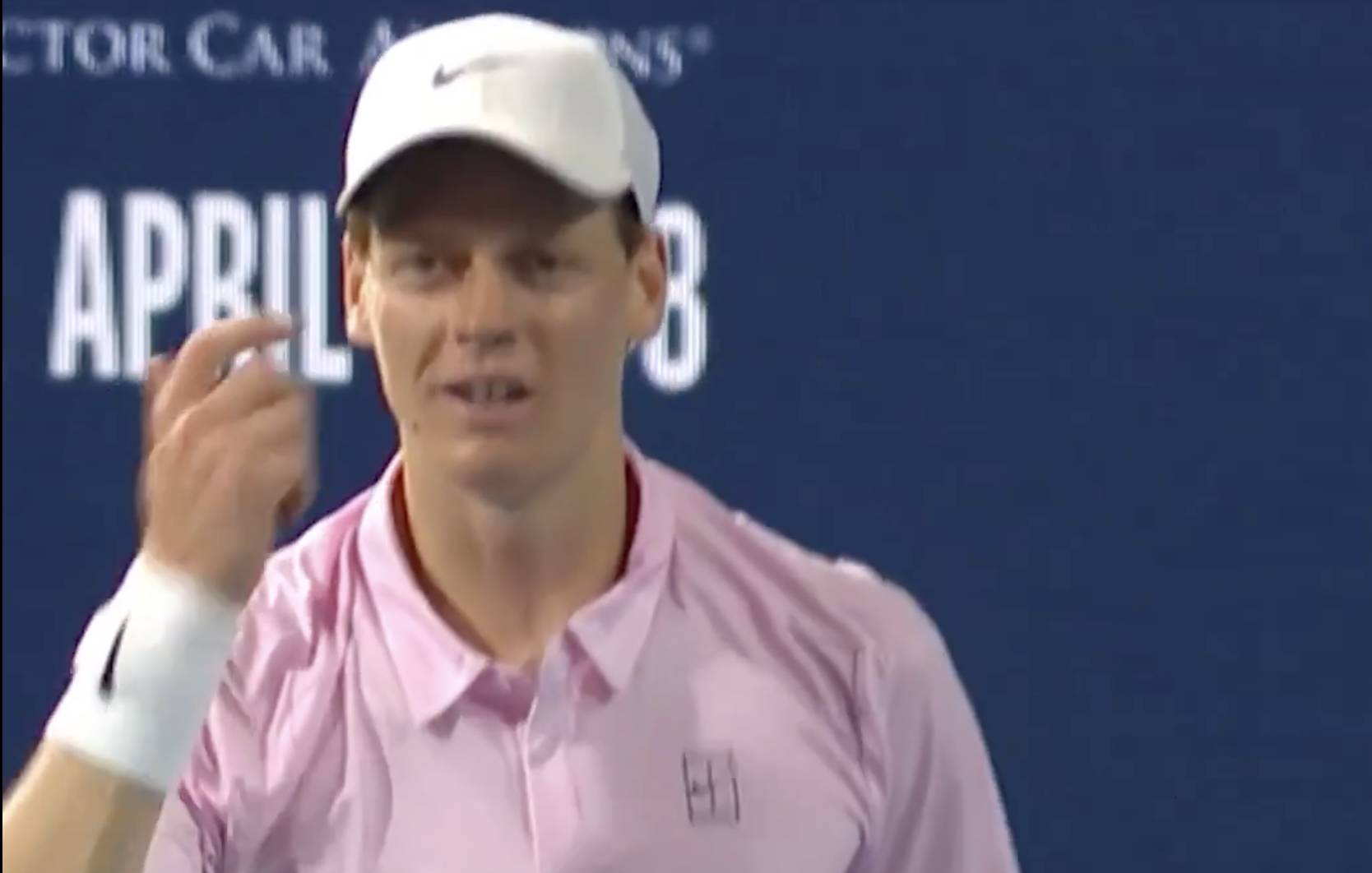 [VÍDEO] Sinner protagoniza festo de fair-play em Miami