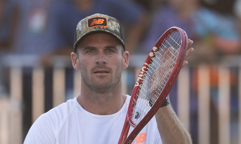 Fils sobrevive a batalha, Paul arrasa e marcam duelo nos ‘quartos’ de Miami