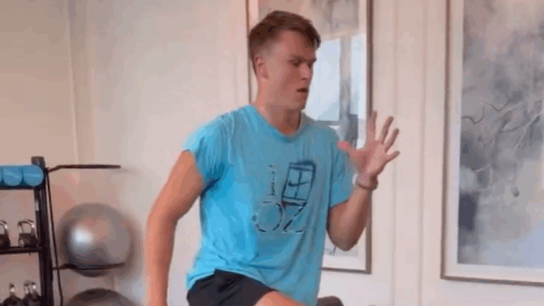 [VÍDEO] Rune continua a treinar apesar de não conseguir sair de Doha