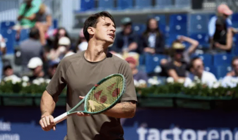 Carabelli está a competir sem o seu equipamento de marca em Barcelona e já explicou