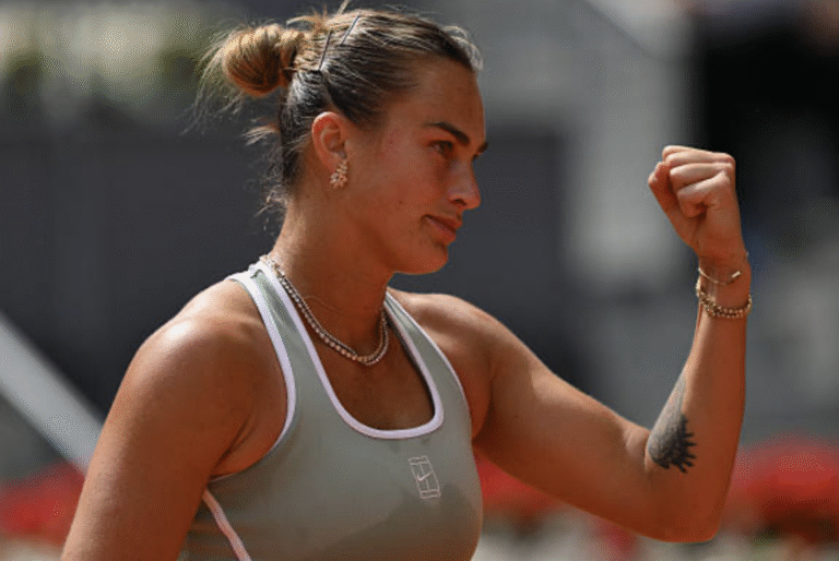 Sabalenka não pára de ganhar também em Madrid: «Não foi bonito mas estou feliz»