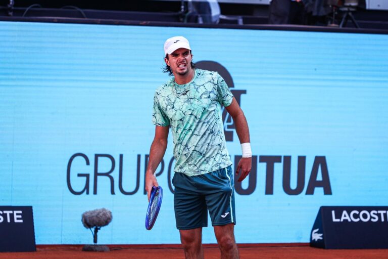 Faria não resiste a Hurkacz na primeira ronda de Madrid