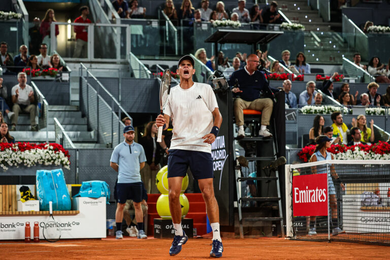 Jódar bate Fonseca em batalha de teenagers e segue conto de fadas rumo aos ‘oitavos’ em Madrid