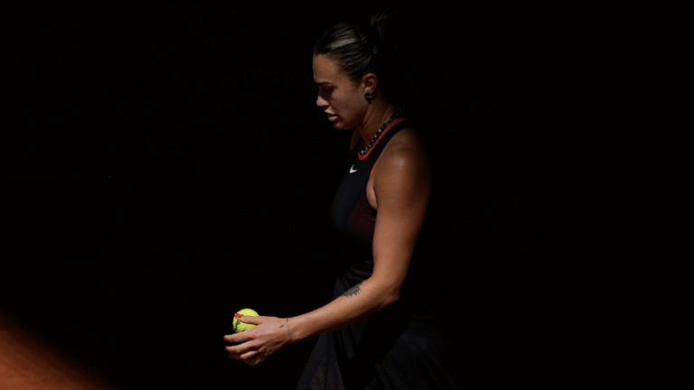 Sabalenka passeia para arrancar caminhada em Roland Garros