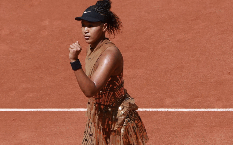 Osaka evita horas extra e avança em Roland Garros