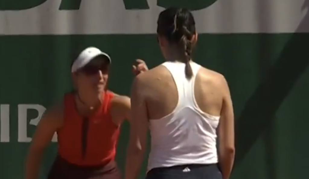 [VÍDEO] Wang irritou-se e foi ao outro lado do court discutir marca com Korpatsch