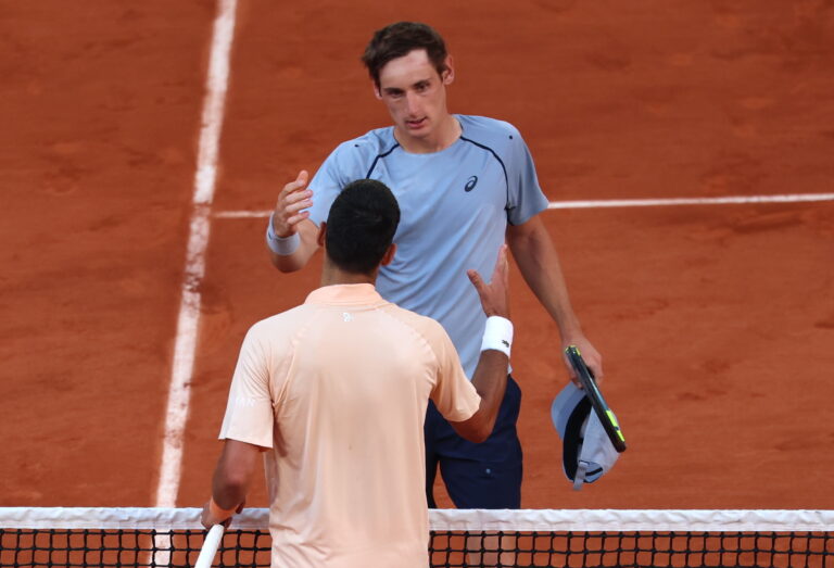 Royer ataca Djokovic: «Vi-o a queixar-se um pouco. Típico do Novak»
