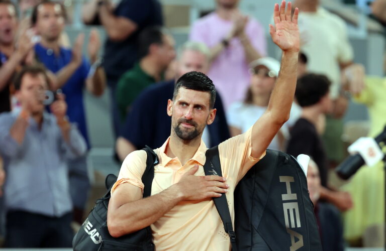 Última participação em Roland Garros? A (curta) resposta de Djokovic após perder para Fonseca
