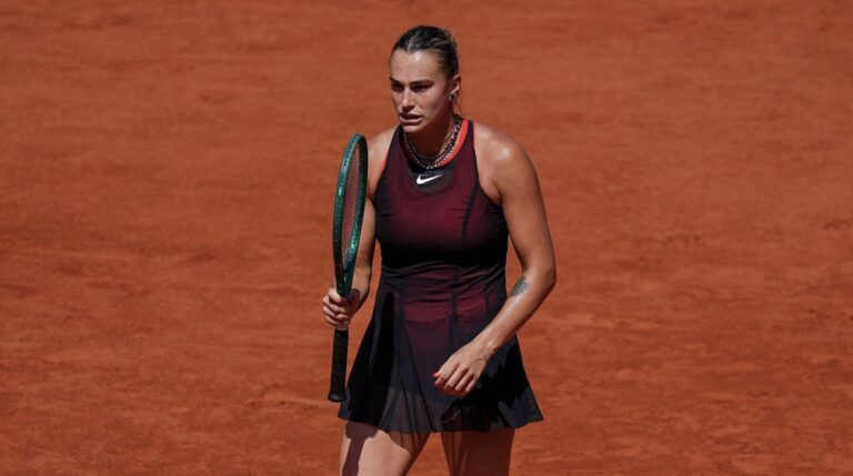 Sabalenka despacha Kasatkina e marca duelo com Osaka em Roland Garros