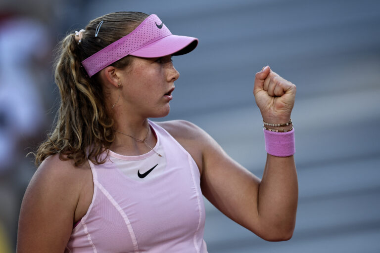 Andreeva passeia e chega aos ‘quartos’ de Roland Garros pelo terceiro ano seguido